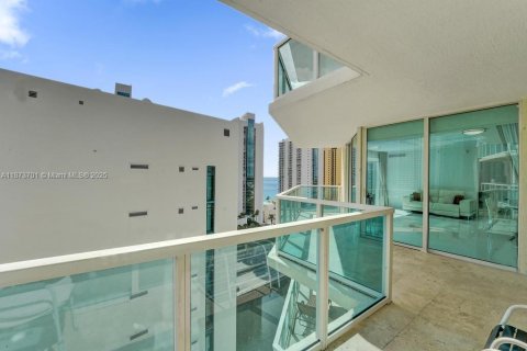 Condominio en venta en Sunny Isles Beach, Florida, 3 dormitorios, 135.45 m2 № 1981905 - foto 26