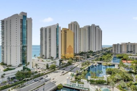 Condominio en venta en Sunny Isles Beach, Florida, 3 dormitorios, 135.45 m2 № 1981905 - foto 20