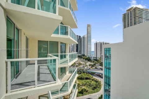 Condominio en venta en Sunny Isles Beach, Florida, 3 dormitorios, 135.45 m2 № 1981905 - foto 22