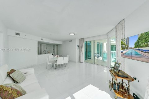 Condominio en venta en Sunny Isles Beach, Florida, 3 dormitorios, 135.45 m2 № 1981905 - foto 28