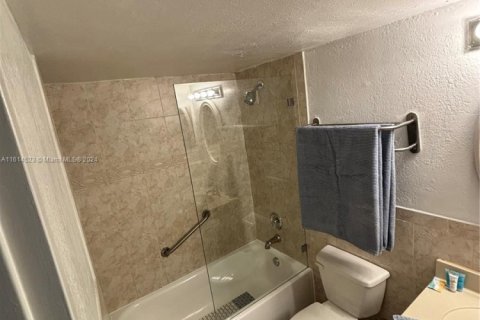 Condominio en venta en Sunny Isles Beach, Florida, 33.44 m2 № 1754335 - foto 11