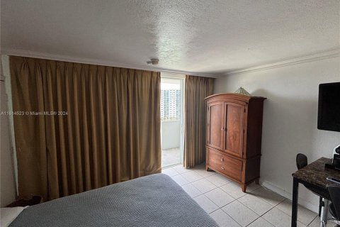 Condominio en venta en Sunny Isles Beach, Florida, 33.44 m2 № 1754335 - foto 5