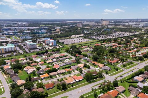 House in Orlando, Florida 3 bedrooms, 174.01 sq.m. № 1824079 - photo 30