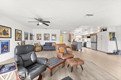 House in Orlando, Florida 3 bedrooms, 174.01 sq.m. № 1824079 - photo 14