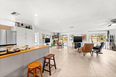House in Orlando, Florida 3 bedrooms, 174.01 sq.m. № 1824079 - photo 5