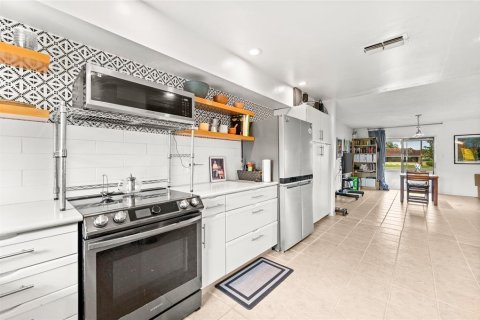 House in Orlando, Florida 3 bedrooms, 174.01 sq.m. № 1824079 - photo 8