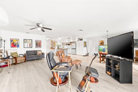 House in Orlando, Florida 3 bedrooms, 174.01 sq.m. № 1824079 - photo 13