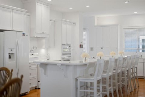 House in Saint Pete Beach, Florida 5 bedrooms, 438.87 sq.m. № 2200004 - photo 17