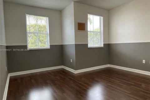 Casa en alquiler en Doral, Florida, 5 dormitorios, 215.72 m2 № 2030597 - foto 19