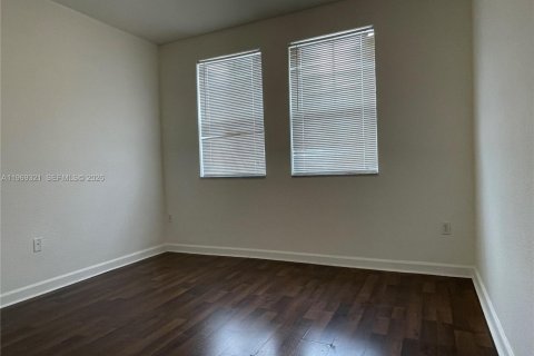 Casa en alquiler en Doral, Florida, 5 dormitorios, 215.72 m2 № 2030597 - foto 18