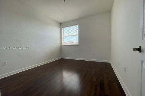 Casa en alquiler en Doral, Florida, 5 dormitorios, 215.72 m2 № 2030597 - foto 22