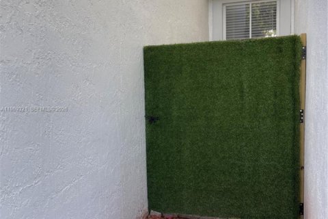 Casa en alquiler en Doral, Florida, 5 dormitorios, 215.72 m2 № 2030597 - foto 29