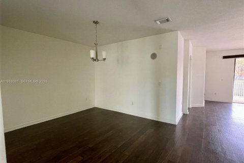 Casa en alquiler en Doral, Florida, 5 dormitorios, 215.72 m2 № 2030597 - foto 6