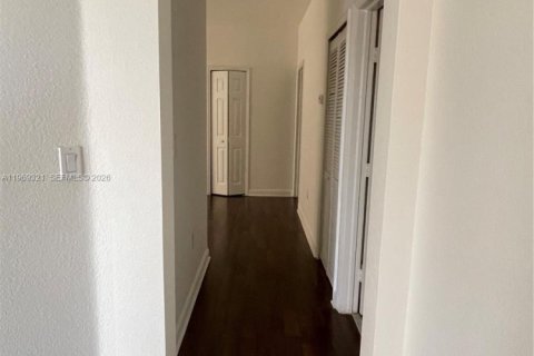 Casa en alquiler en Doral, Florida, 5 dormitorios, 215.72 m2 № 2030597 - foto 27