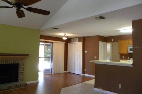 Condo in Lake Mary, Florida, 2 bedrooms  № 1800094 - photo 3