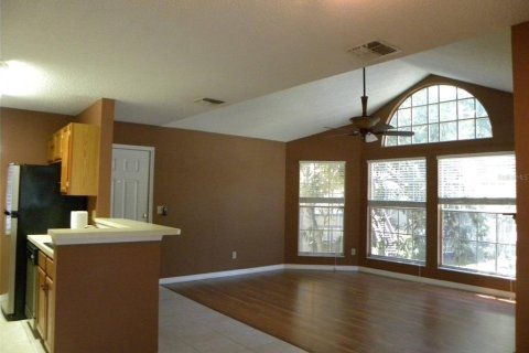 Condo in Lake Mary, Florida, 2 bedrooms  № 1800094 - photo 4