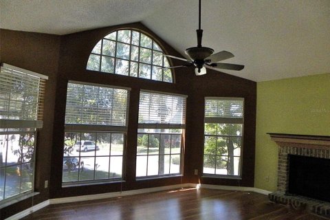 Condo in Lake Mary, Florida, 2 bedrooms  № 1800094 - photo 5