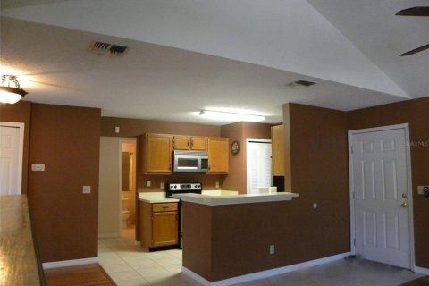 Condo in Lake Mary, Florida, 2 bedrooms  № 1800094 - photo 6