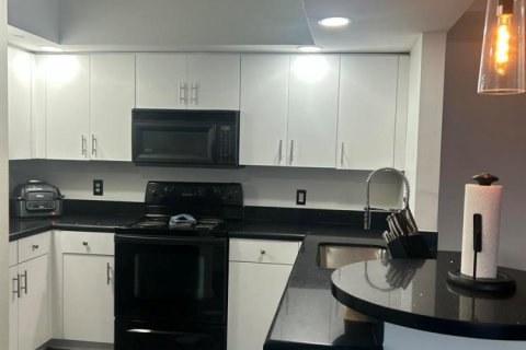 Condo in Fort Lauderdale, Florida, 2 bedrooms  № 2399634 - photo 3
