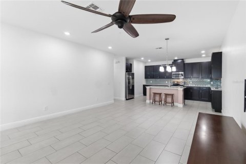 Townhouse in Orlando, Florida 2 bedrooms, 152.73 sq.m. № 2234089 - photo 18