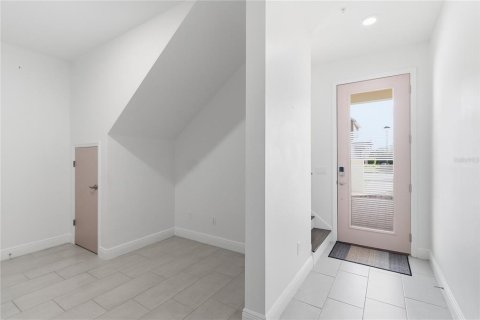 Townhouse in Orlando, Florida 2 bedrooms, 152.73 sq.m. № 2234089 - photo 10