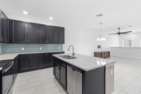 Townhouse in Orlando, Florida 2 bedrooms, 152.73 sq.m. № 2234089 - photo 27