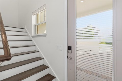 Townhouse in Orlando, Florida 2 bedrooms, 152.73 sq.m. № 2234089 - photo 13