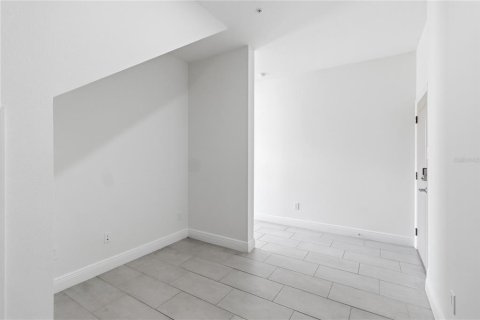 Townhouse in Orlando, Florida 2 bedrooms, 152.73 sq.m. № 2234089 - photo 12