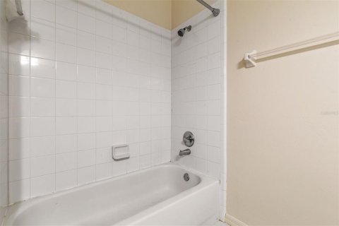 House in Gainesville, Florida 4 bedrooms, 175.03 sq.m. № 1720693 - photo 25