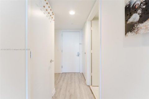 Copropriété à vendre à Hallandale Beach, Floride: 2 chambres, 95.69 m2 № 2082389 - photo 18