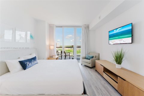 Copropriété à vendre à Hallandale Beach, Floride: 2 chambres, 95.69 m2 № 2082389 - photo 4