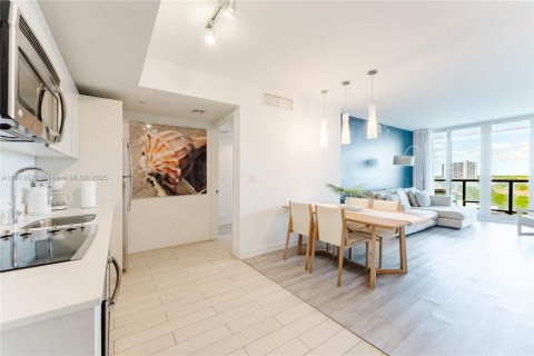 Copropriété à vendre à Hallandale Beach, Floride: 2 chambres, 95.69 m2 № 2082389 - photo 28