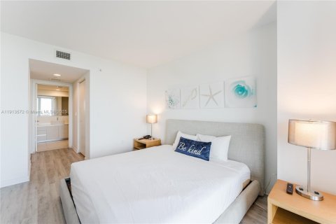 Copropriété à vendre à Hallandale Beach, Floride: 2 chambres, 95.69 m2 № 2082389 - photo 7