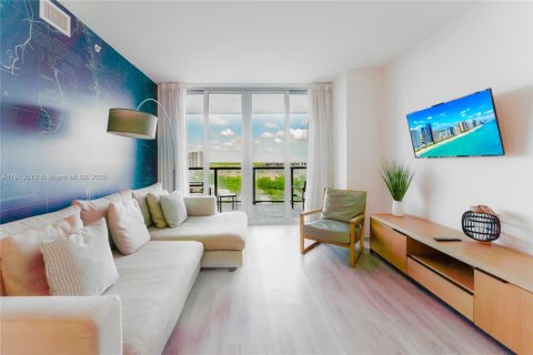 Condo à Hallandale Beach, Floride, 2 chambres  № 2082389