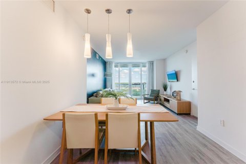 Copropriété à vendre à Hallandale Beach, Floride: 2 chambres, 95.69 m2 № 2082389 - photo 23
