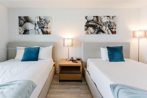 Copropriété à vendre à Hallandale Beach, Floride: 2 chambres, 95.69 m2 № 2082389 - photo 14