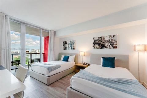 Copropriété à vendre à Hallandale Beach, Floride: 2 chambres, 95.69 m2 № 2082389 - photo 12