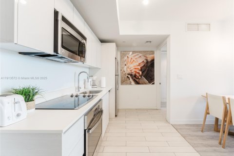 Copropriété à vendre à Hallandale Beach, Floride: 2 chambres, 95.69 m2 № 2082389 - photo 27