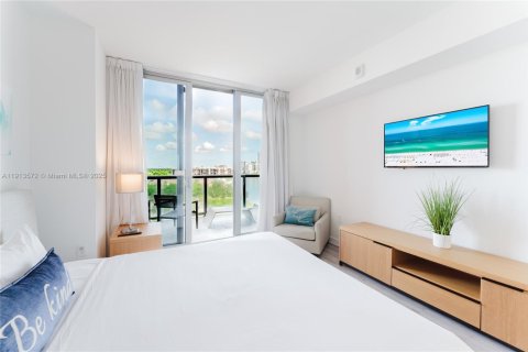 Copropriété à vendre à Hallandale Beach, Floride: 2 chambres, 95.69 m2 № 2082389 - photo 5