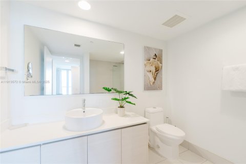 Copropriété à vendre à Hallandale Beach, Floride: 2 chambres, 95.69 m2 № 2082389 - photo 3