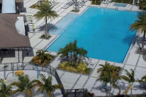 Condo in Doral, Florida, 4 bedrooms  № 1799268 - photo 1