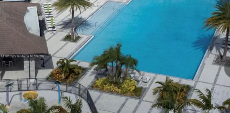 Condo in Doral, Florida, 4 bedrooms  № 1799268
