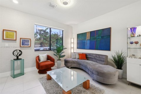 Condo in Doral, Florida, 4 bedrooms  № 1799268 - photo 10