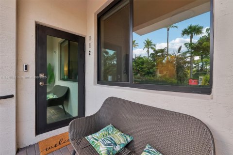 Condo in Doral, Florida, 4 bedrooms  № 1799268 - photo 2