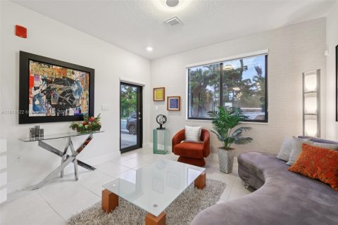 Condo in Doral, Florida, 4 bedrooms  № 1799268 - photo 8