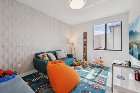 Condo in Doral, Florida, 4 bedrooms  № 1799268 - photo 23