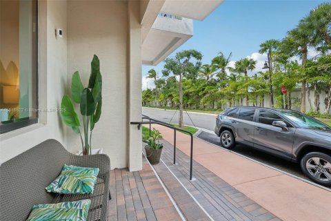 Condo in Doral, Florida, 4 bedrooms  № 1799268 - photo 3