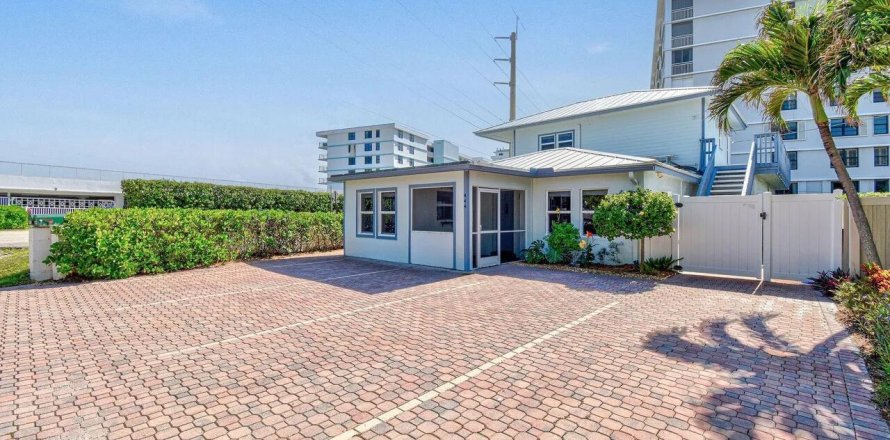 Villa ou maison à Juno Beach, Floride 3 chambres, 263.1 m2 № 2280792