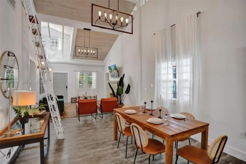 House in Miami, Florida 4 bedrooms, 106.56 sq.m. № 2086347 - photo 27