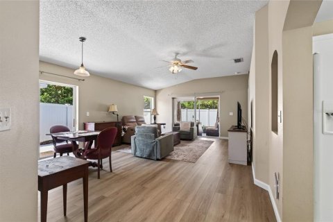 Villa ou maison à vendre à Clermont, Floride: 2 chambres, 108.7 m2 № 2305933 - photo 7